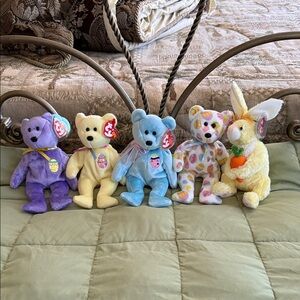 5 vintage Ty Beanie Babies for Easter! Never used. Tag protectors on.